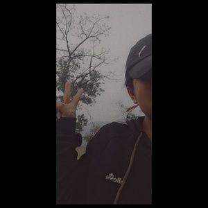 Meet your Posher, Elrony